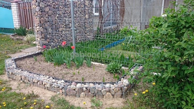 Клумбы, цветники, высокие грядки