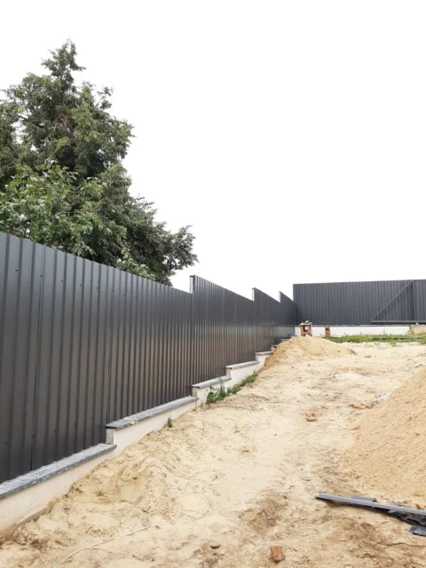 Забор из профнастила